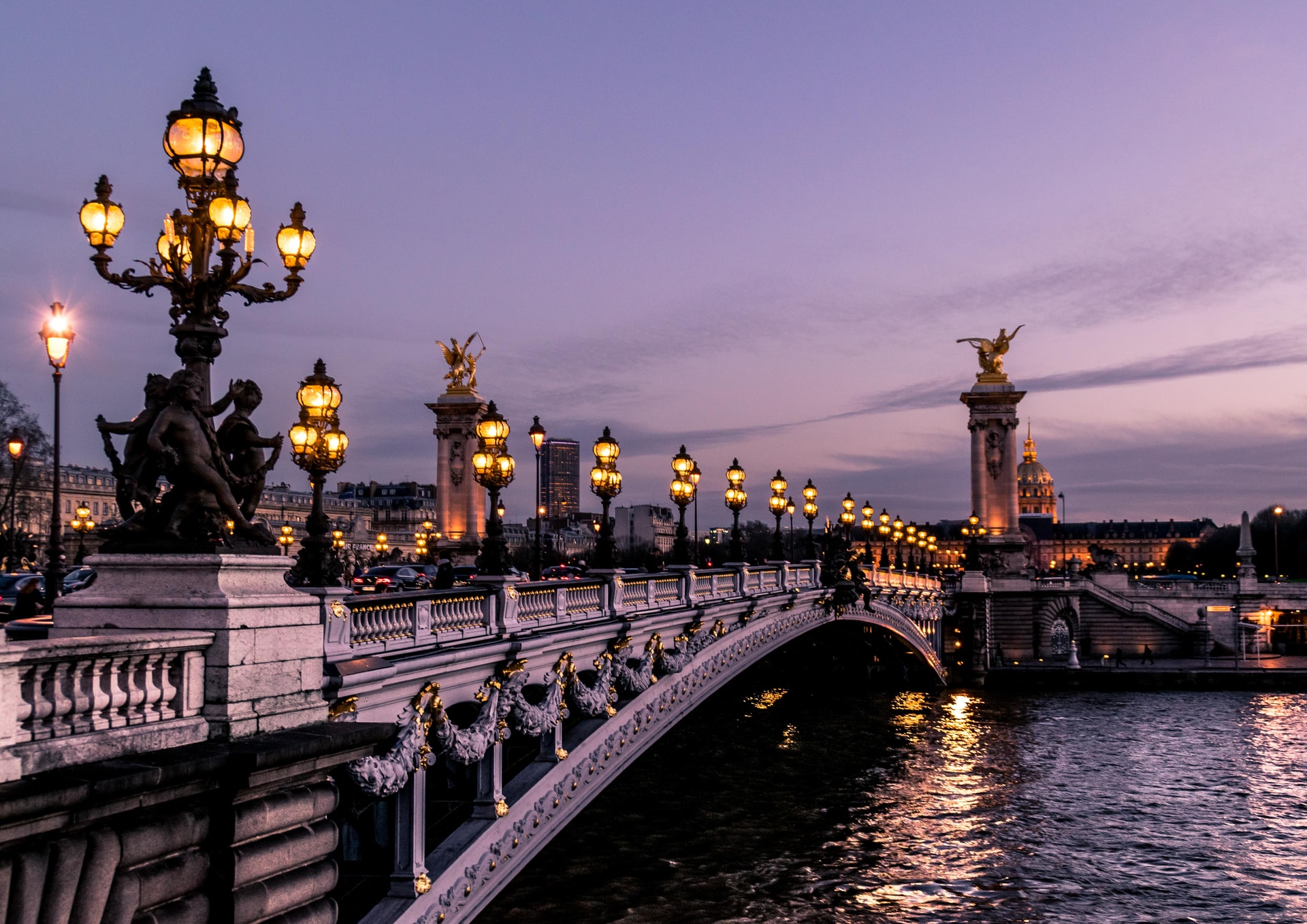 How To Budget Your Travel: A blog post about how to plan a budget for your trip to Paris.